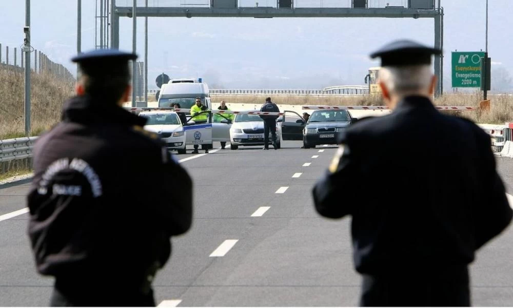 Κορονοϊός: Τι μέτρα σκέφτεται η κυβέρνηση μετά την απαγόρευση κυκλοφορίας